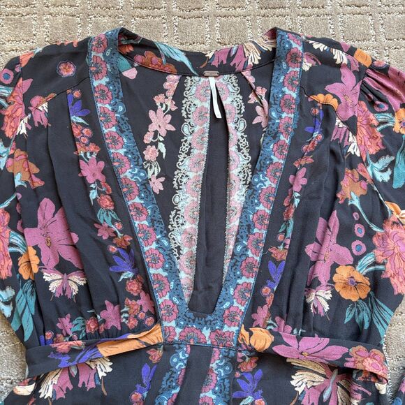 Floral V-Neck Long Sleeve Dress - Picture 3 of 11